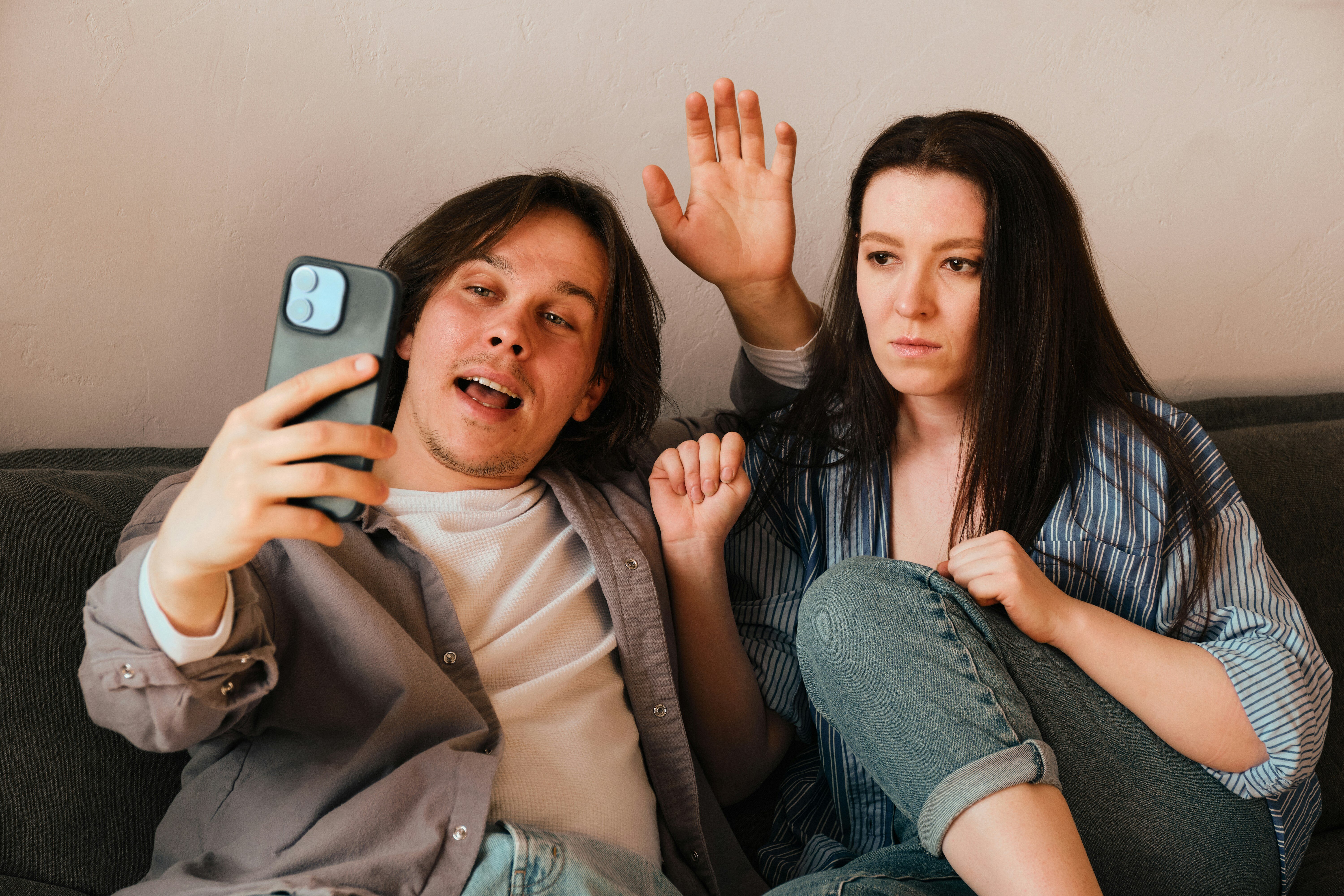 Can Social Media Ruin Relationships? 